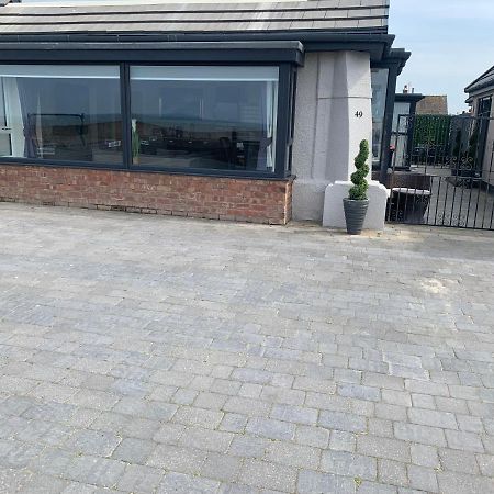 Beach House Apartment On Ground Floor With Sea View - Pet Friendly Cleveleys Exterior foto